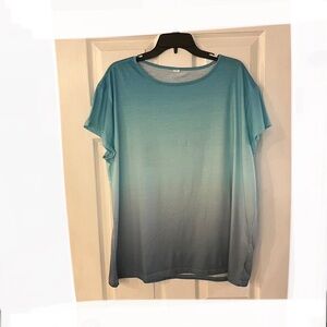 2/$20 - 2X -Pretty Ocean Blue Ombre / Gradient T-shirt / soft / Colourful